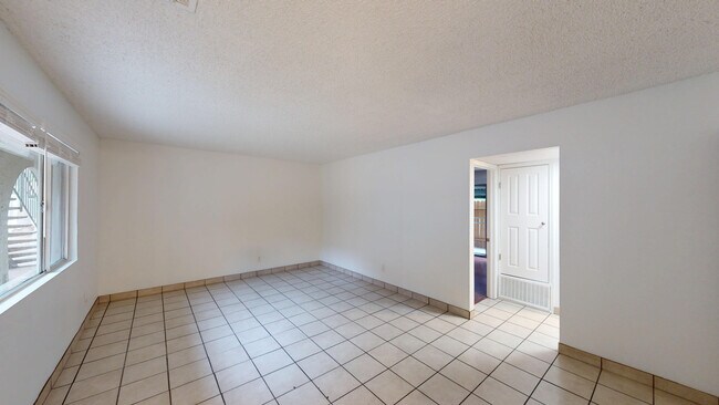 Building Photo - 18181 Happy Ln