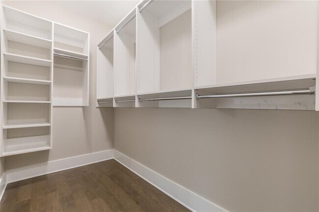 Building Photo - 4133 Wisconsin Dr