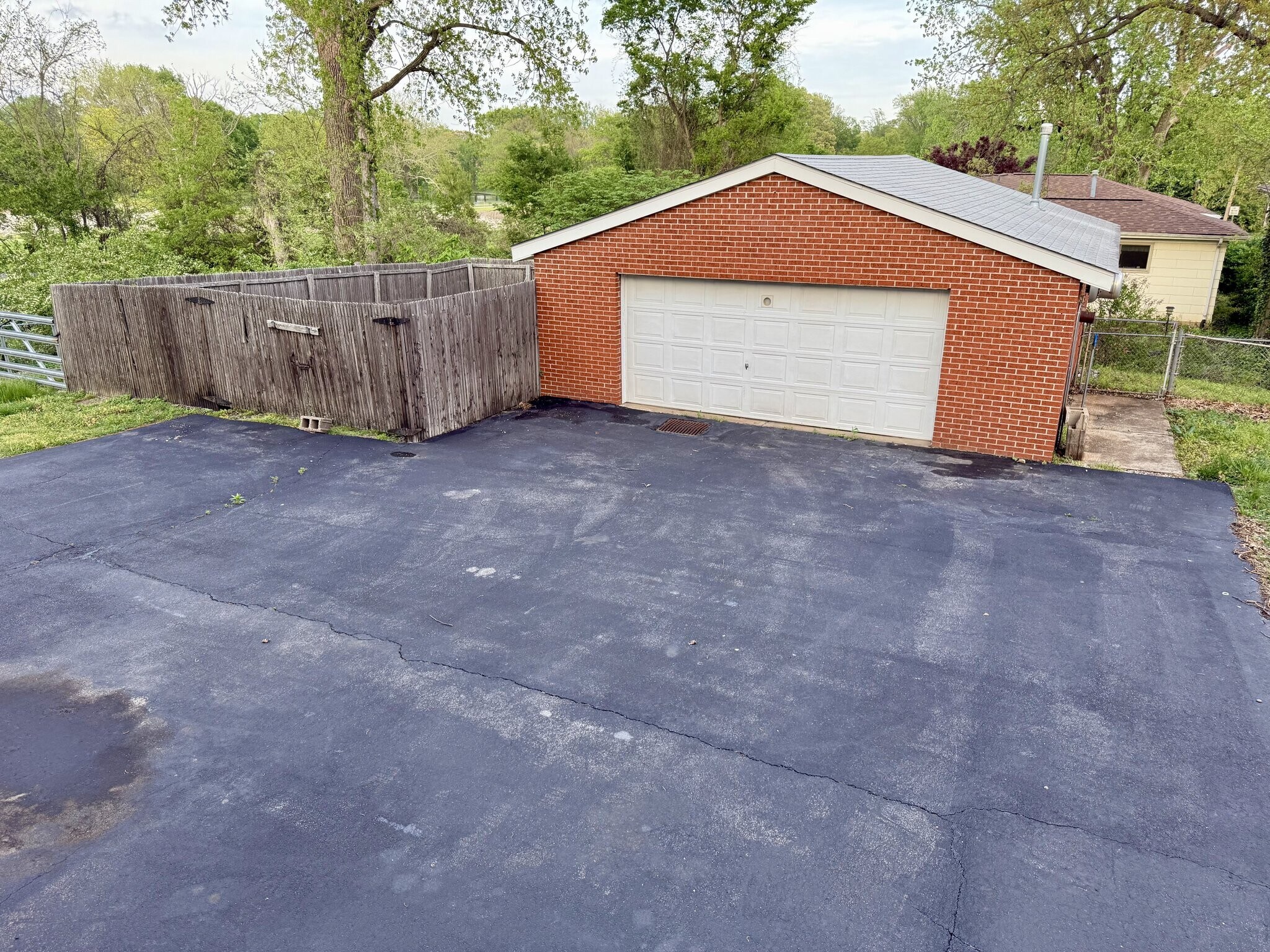 Building Photo - 7602 Elton St