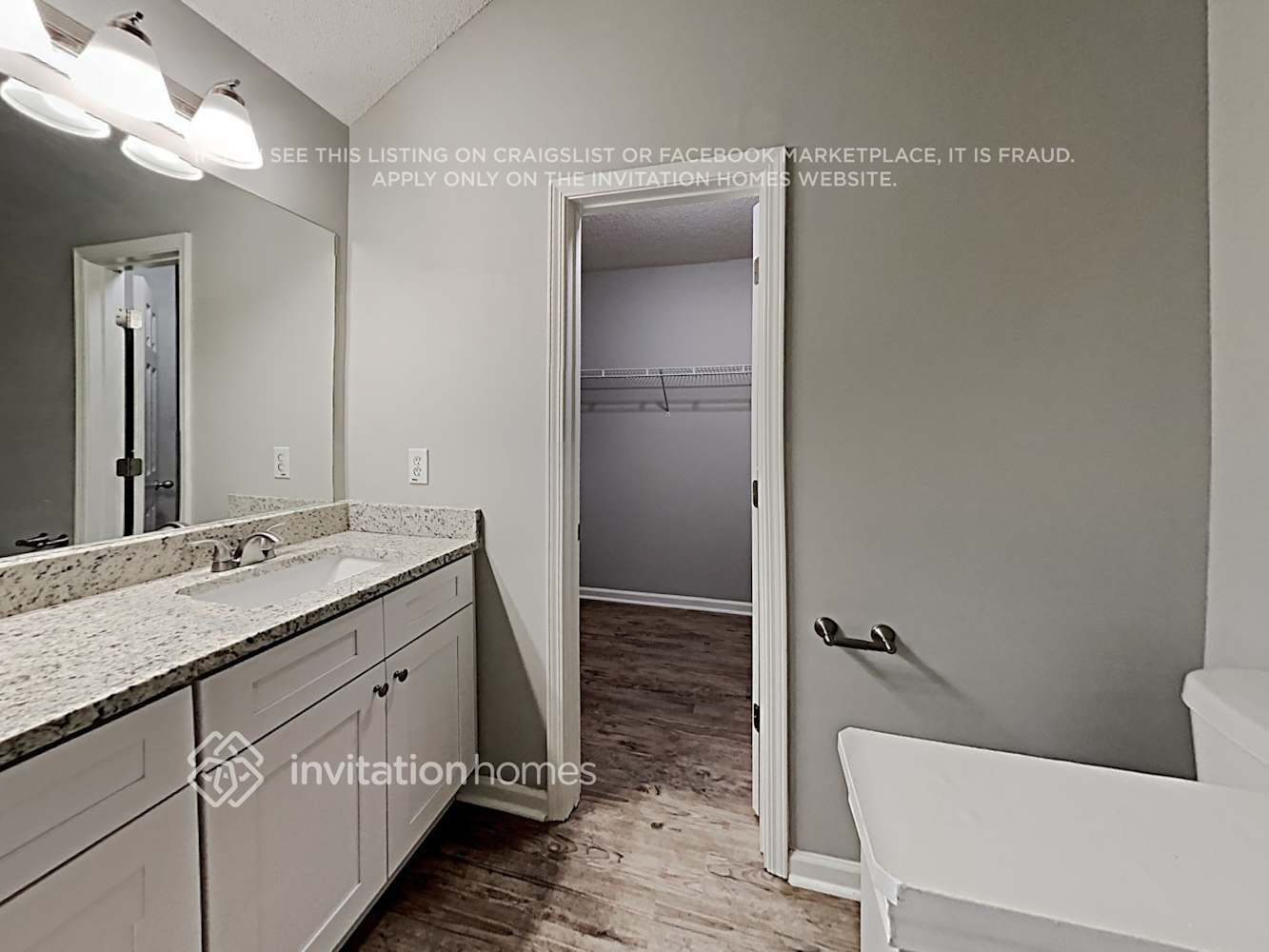 Building Photo - 3913 Arabian Way SW