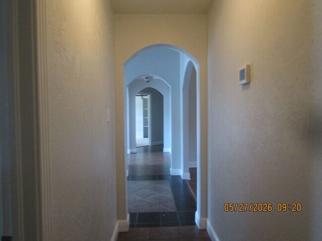 Building Photo - Beautiful 4-bedroom home located in the Heritage Hills Area!