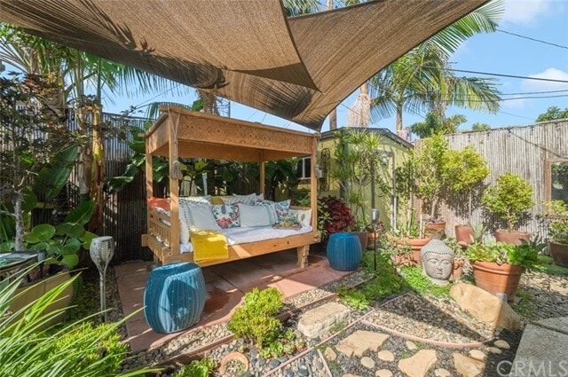 Building Photo - 16341 Hollywood Ln