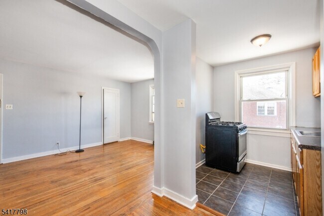 Building Photo - 23 Carpenter Terrace N