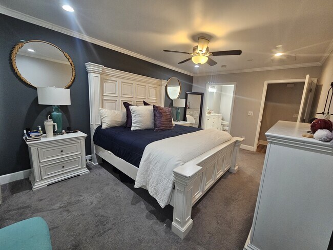 Building Photo - 2737 Celia Ave