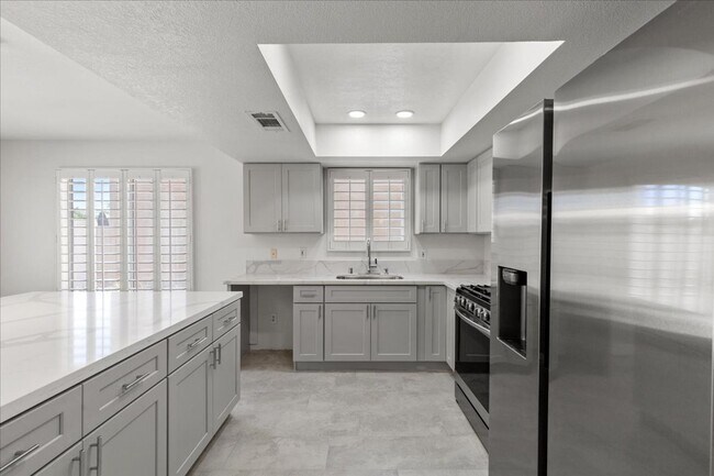 Building Photo - Completely Remodeled Modern 3 Bedroom Prop...