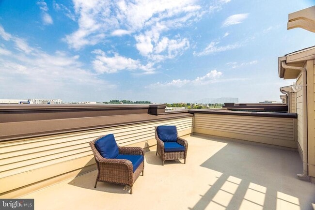 Building Photo - 44750 Tiverton Sq