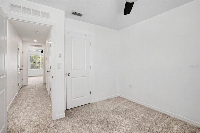 Building Photo - 868 Grandin St