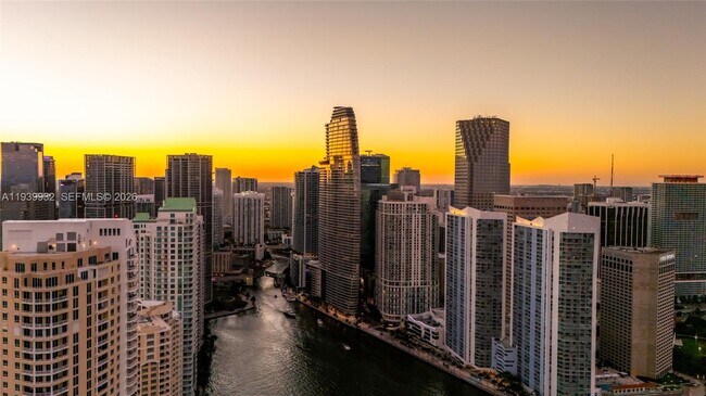 Building Photo - 300 Biscayne Blvd Way