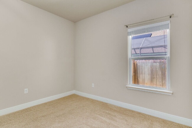 Building Photo - Welcome to this exquisite 4-bedroom, 2-bat...