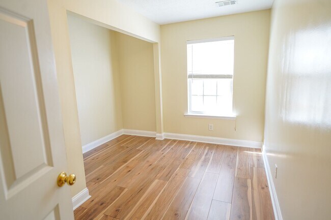 Building Photo - Available Soon!