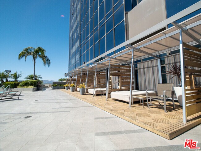 Building Photo - 1100 Wilshire Blvd
