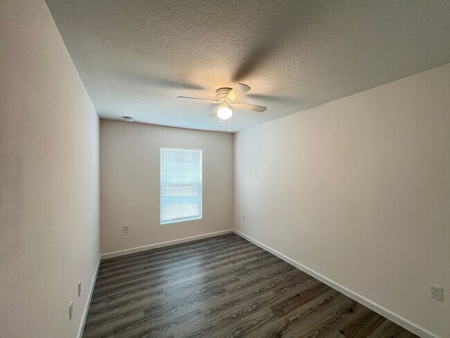 Building Photo - Beautiful and Lovely 3BD/2BA Home in Ocala!!l