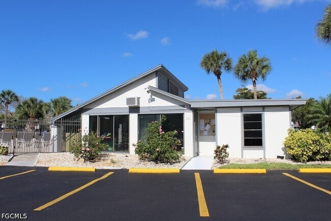 Building Photo - 6328 Sugar Bush Ln