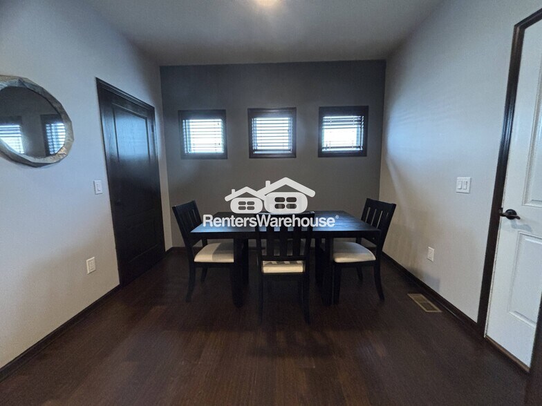 Building Photo - 9175 Coneflower Dr