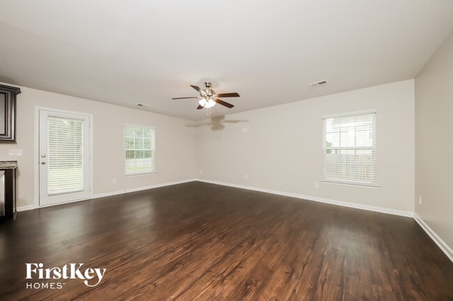 Building Photo - 307 Sawyer Ln
