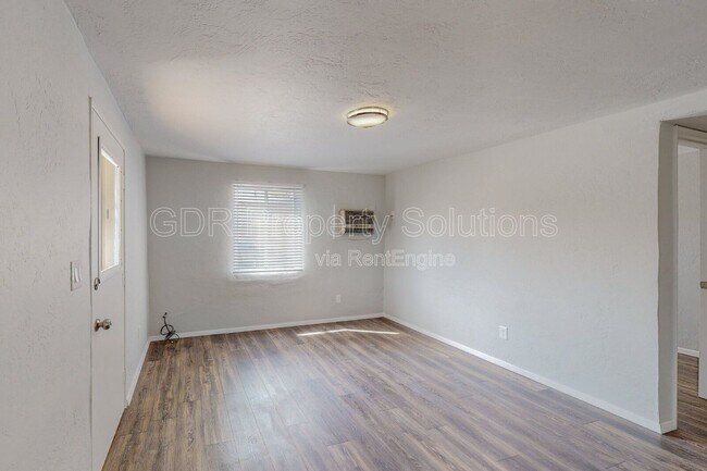 Building Photo - 1717 Griegos Rd NW