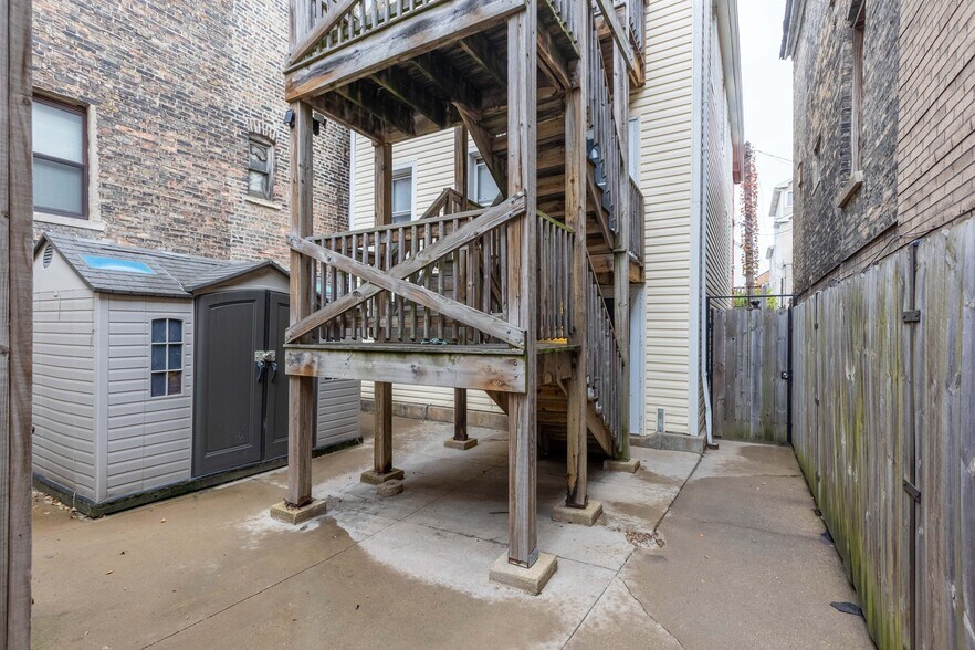 Building Photo - 1122 W 19th St
