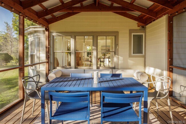 Building Photo - 108 Wey Rd