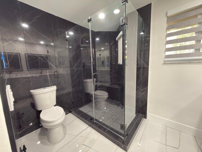 Building Photo - 12618 NW 56th Dr