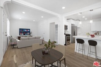 Building Photo - 5402 Monroe St