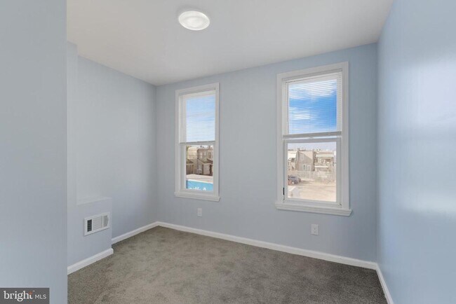 Building Photo - 903 N 5th St