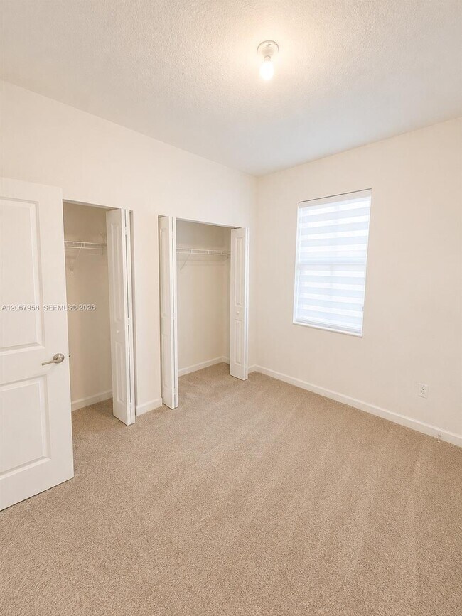 Building Photo - 18120 SW 148th Rd