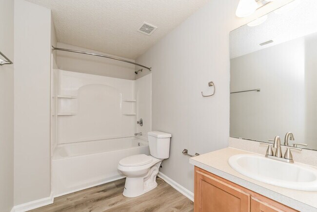 Building Photo - 2273 Brian Lakes Dr E