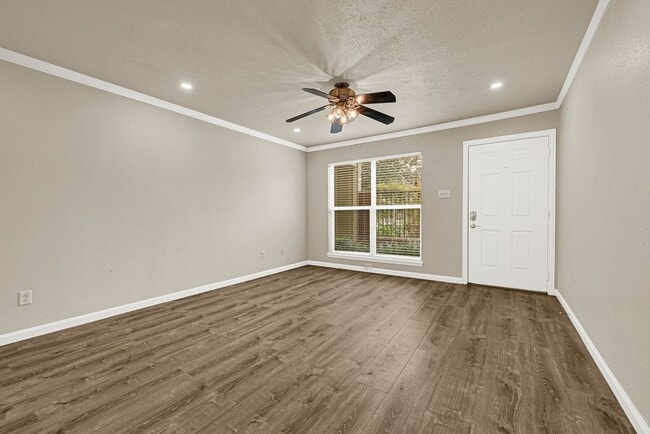 Building Photo - 1817 Commonwealth St