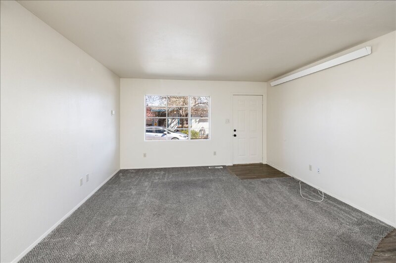 Building Photo - 8849 Len Ct