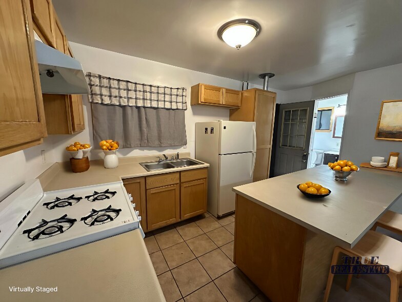 Building Photo - 145 E Richards St