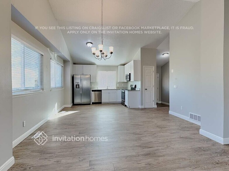 Building Photo - 17293 E Kenyon Dr