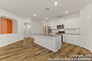 Building Photo - 919 Brown Thrasher