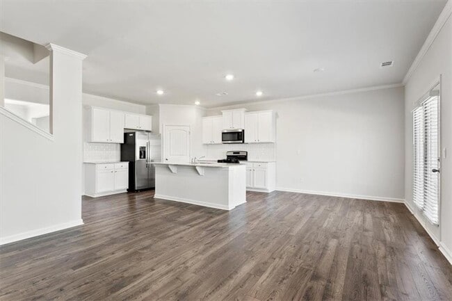 Building Photo - 460 Barnwood Ln