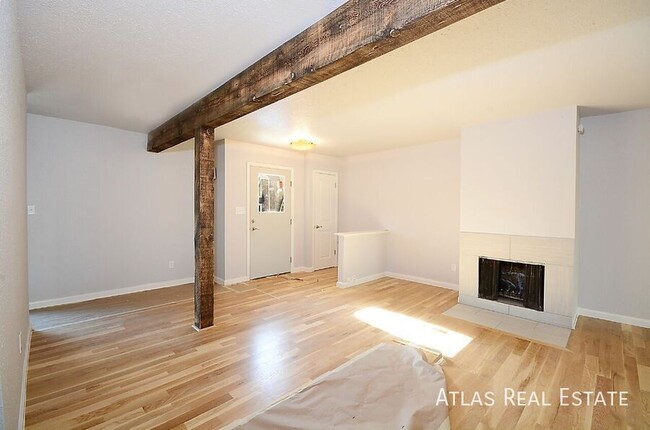 Building Photo - Stunning 3-Bedroom Home in Boulder!