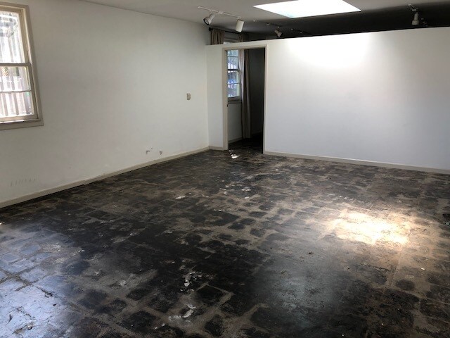 Building Photo - 5422 W Washington Blvd