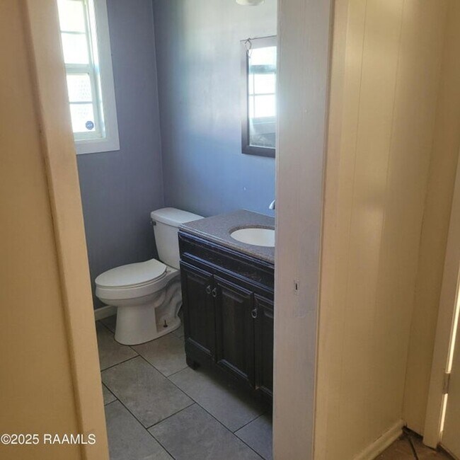 Building Photo - Opelousas: 3 Bed, 2 Bath Home – Section 8 Accepted