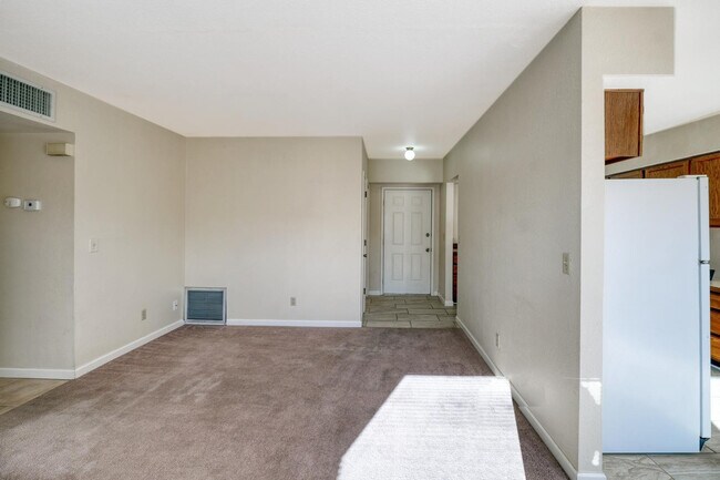 Building Photo - 4208 Ave Palermo