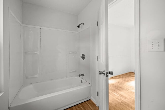 Building Photo - Charming 3 Bedroom, 2 Bathroom house