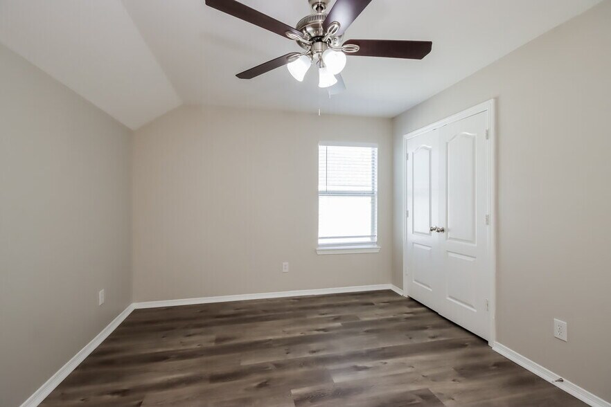 Building Photo - 1089 Shadow Glenn Dr