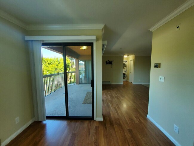 Building Photo - Spacious 2 bedroom 2 bath condo with perfect floor plan