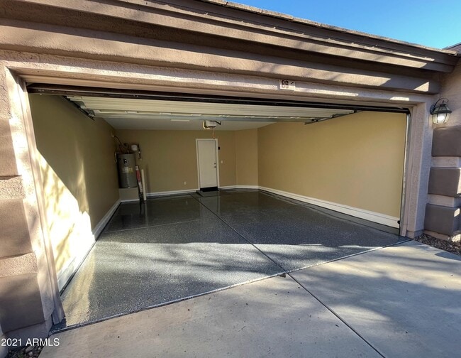 Building Photo - 2250 E Deer Valley Dr