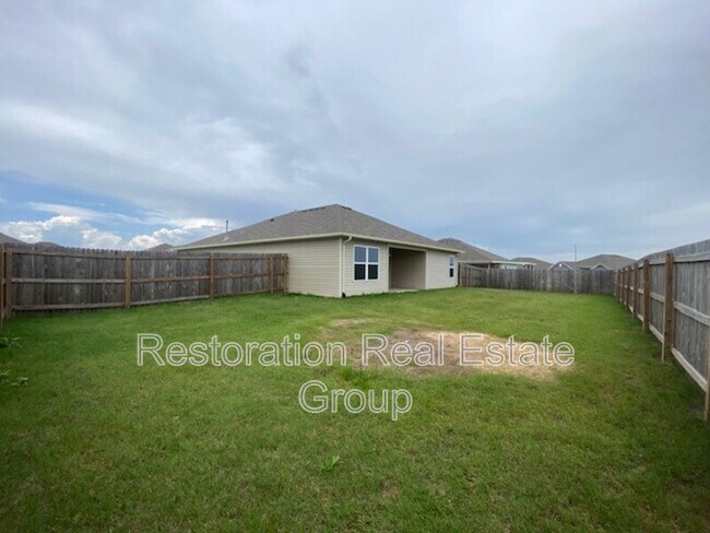 Building Photo - 10010 E 108th Pl N