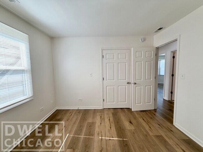 Building Photo - 1411 Emerson St