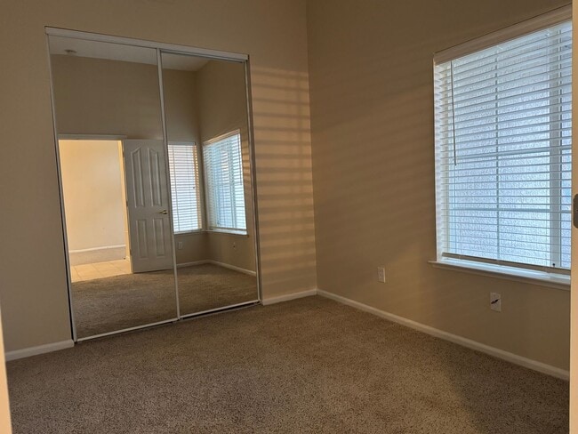 Building Photo - Beautiful Single Story Folsom home