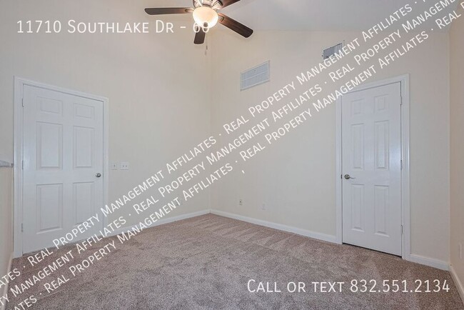 Building Photo - 11710 Southlake Dr