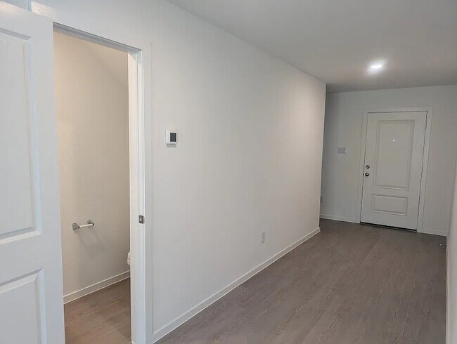 Building Photo - 9015 Rose Pelican Ln