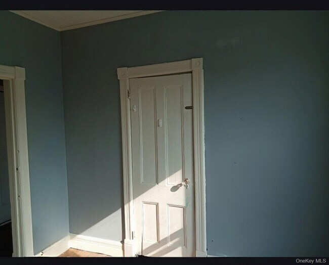 Building Photo - 156 N Clinton St