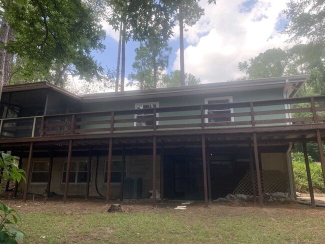 Building Photo - 2305 Domingo Dr