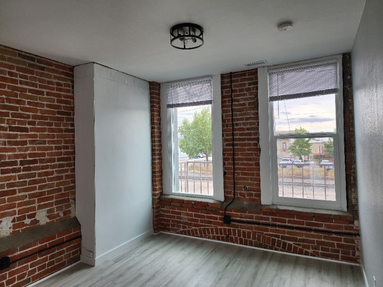 Building Photo - 109 N Kimball Ave