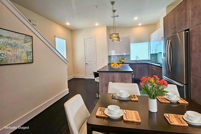 Building Photo - 2401 Crawford St